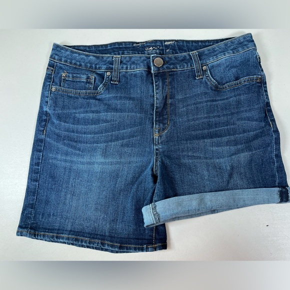 3 pair women’s shorts. All size 12 ,  Bandolino, Banana Republic, Seven 7 - Picture 11 of 14